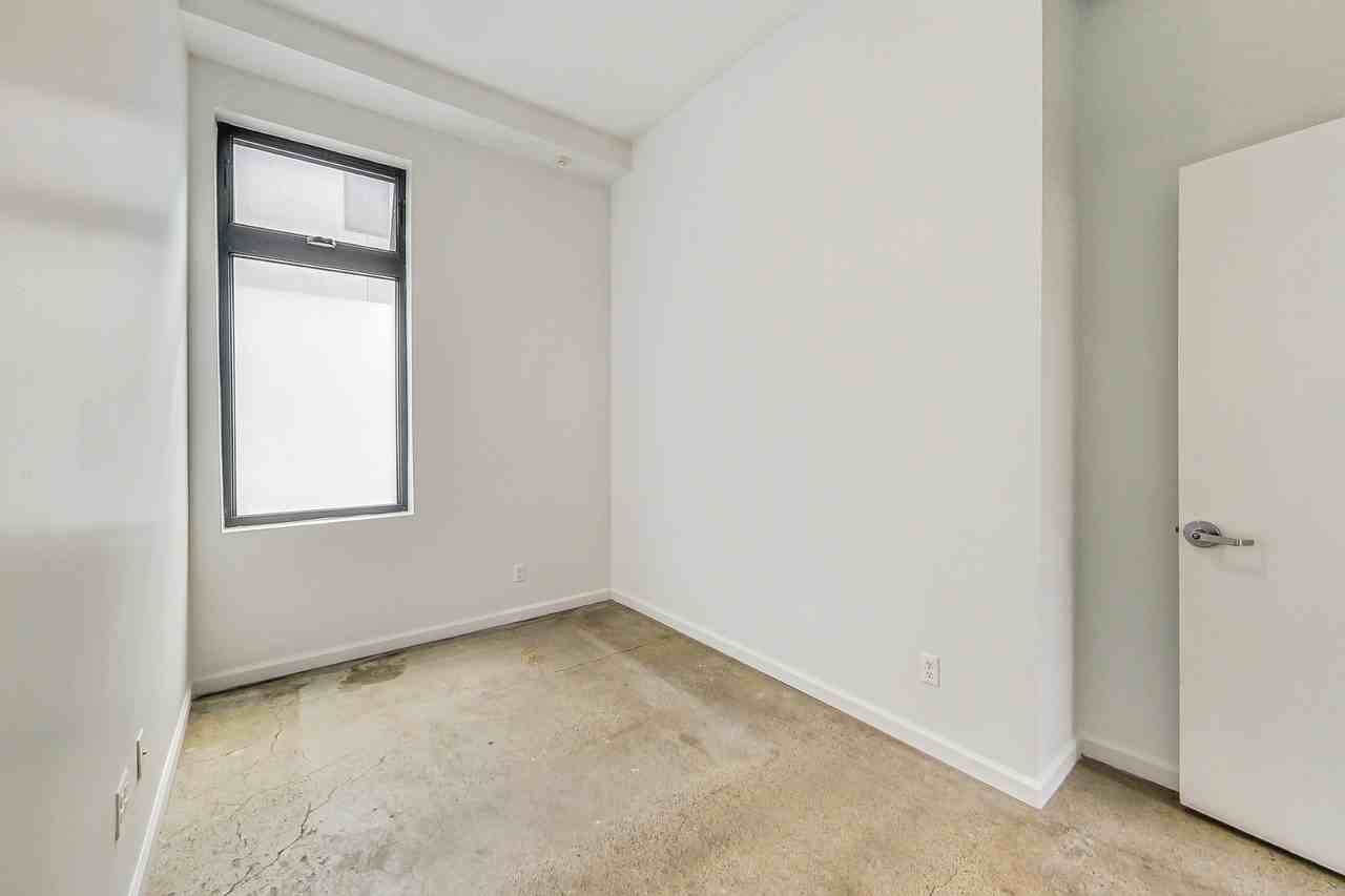 674 23rd St #16 - Photo 6 of 32