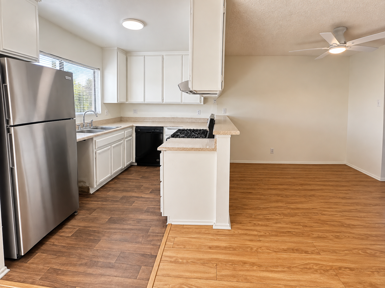 Linden 1128 - Photo 2 of 20