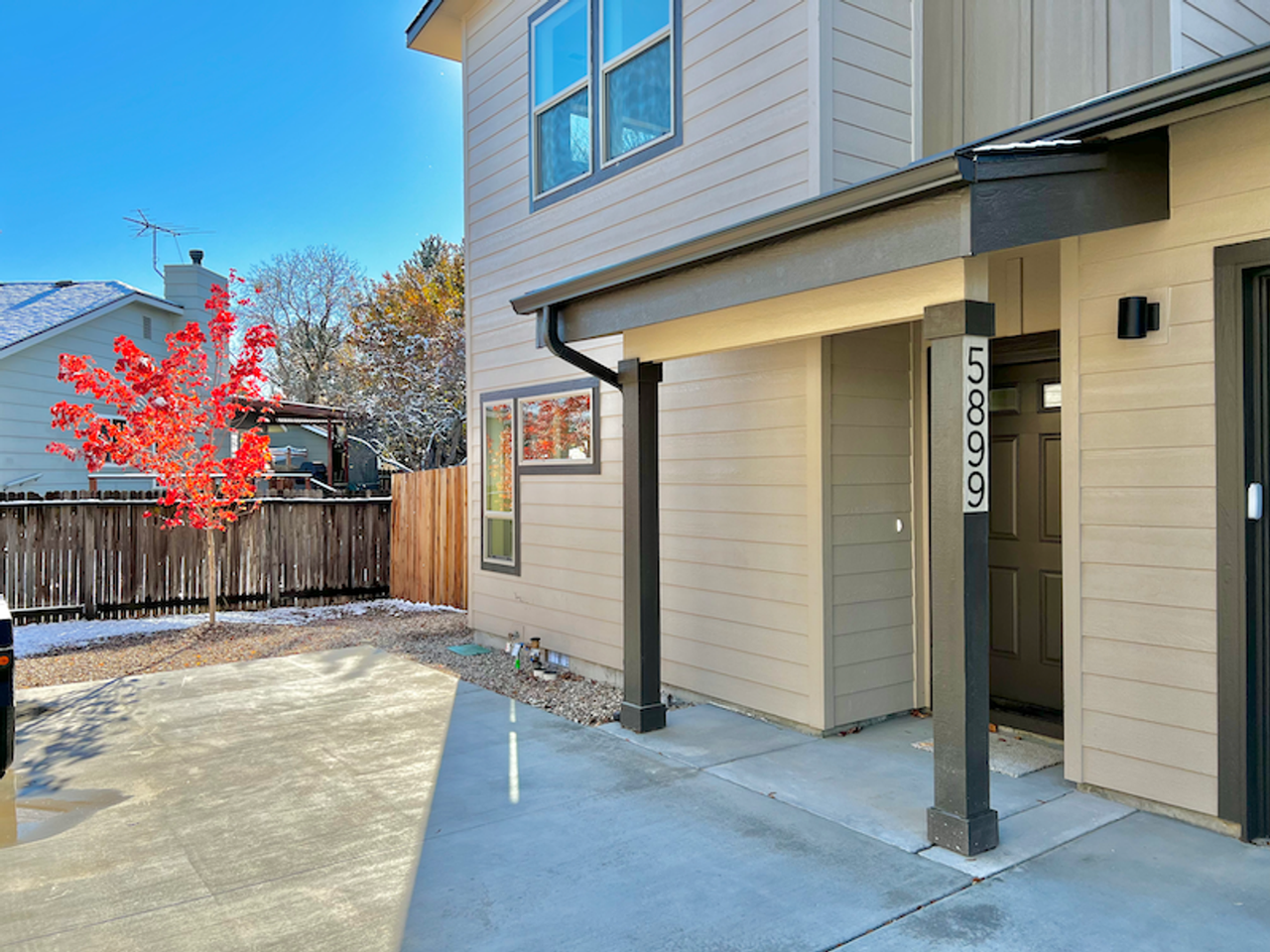 5899 W Castle Dr - Photo 2 of 20