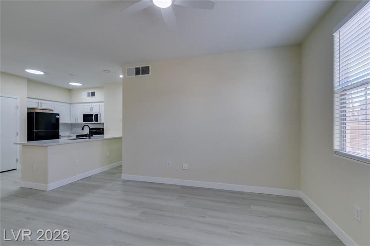 50 Aura De Blanco St #3104 - Photo 5 of 39