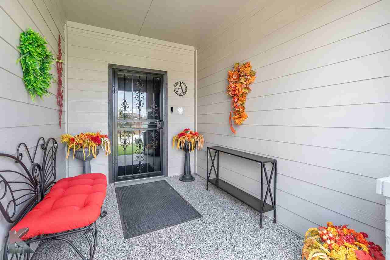 2401 Republic Ave - Photo 7 of 35