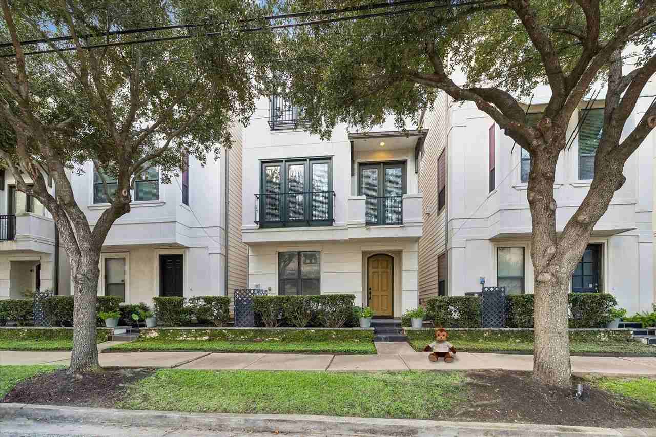 2617 Capitol St - Photo 4 of 22