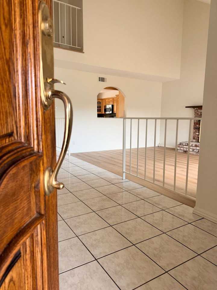 412 Trent Ln - Photo 2 of 19