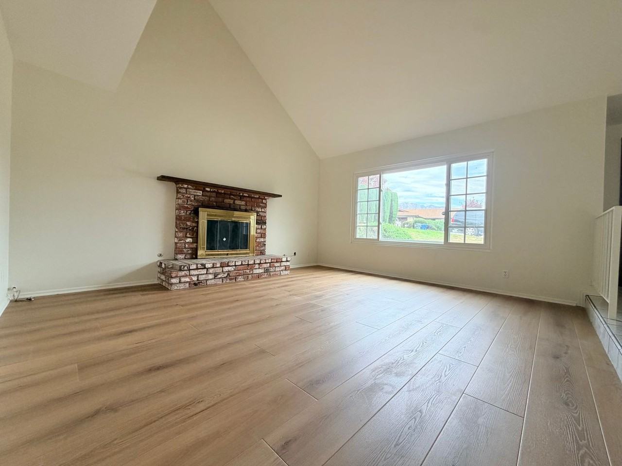 412 Trent Ln - Photo 3 of 19
