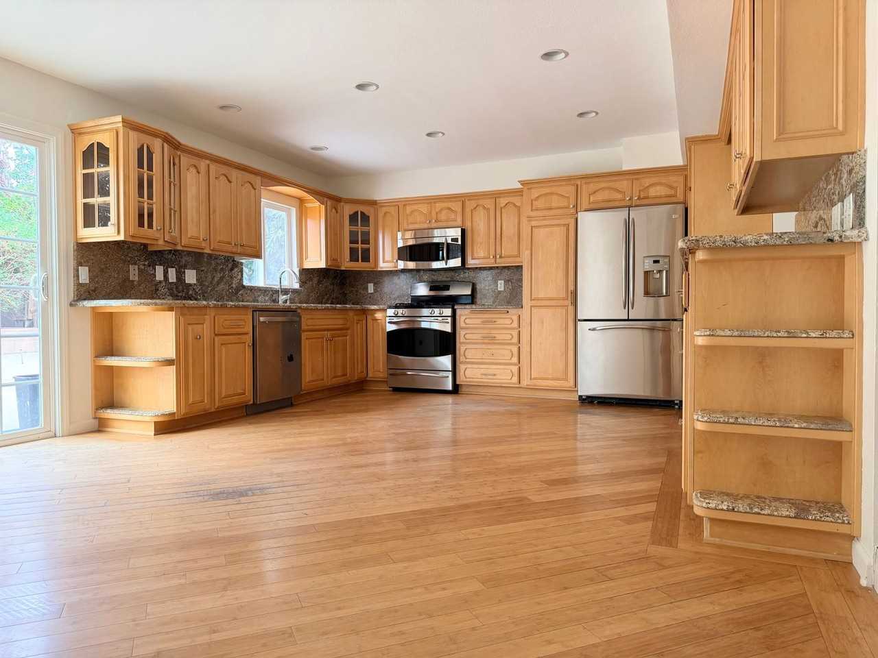 412 Trent Ln - Photo 5 of 19