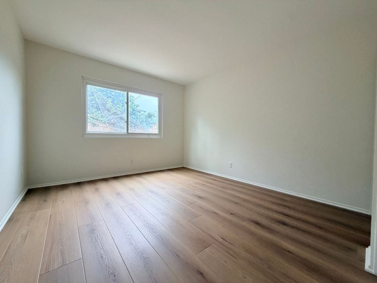 412 Trent Ln - Photo 7 of 19