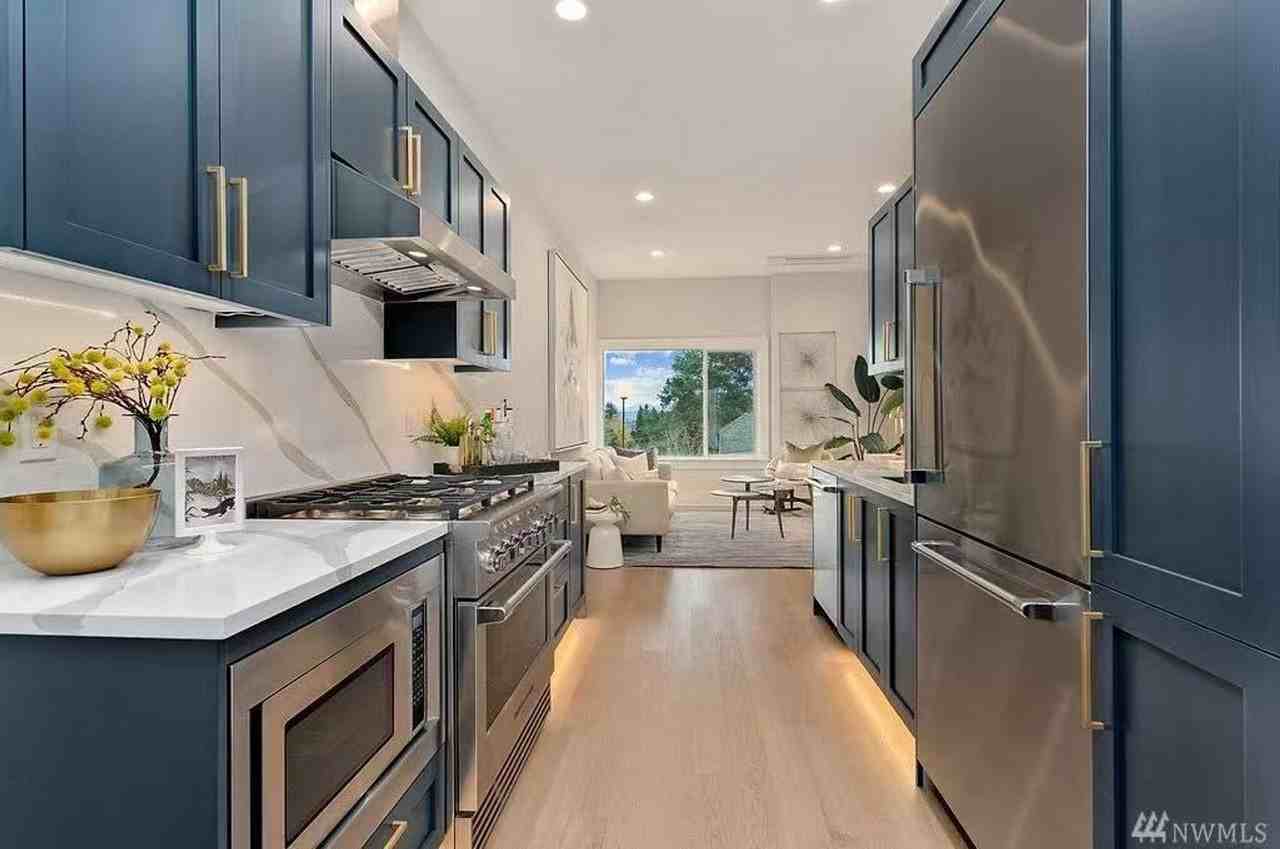 2815 4th Ave W - Photo 4 of 25