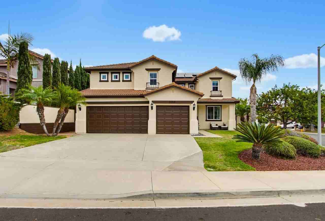 3239 Canyon View Dr - Photo 2 of 50