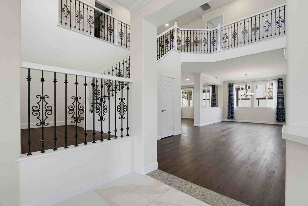3239 Canyon View Dr - Photo 4 of 50
