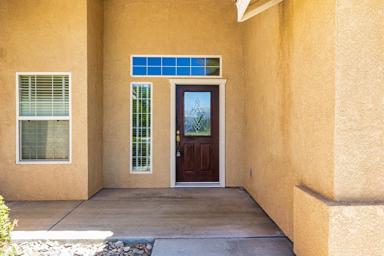 1112 N Cynthia Ct - Photo 4 of 35