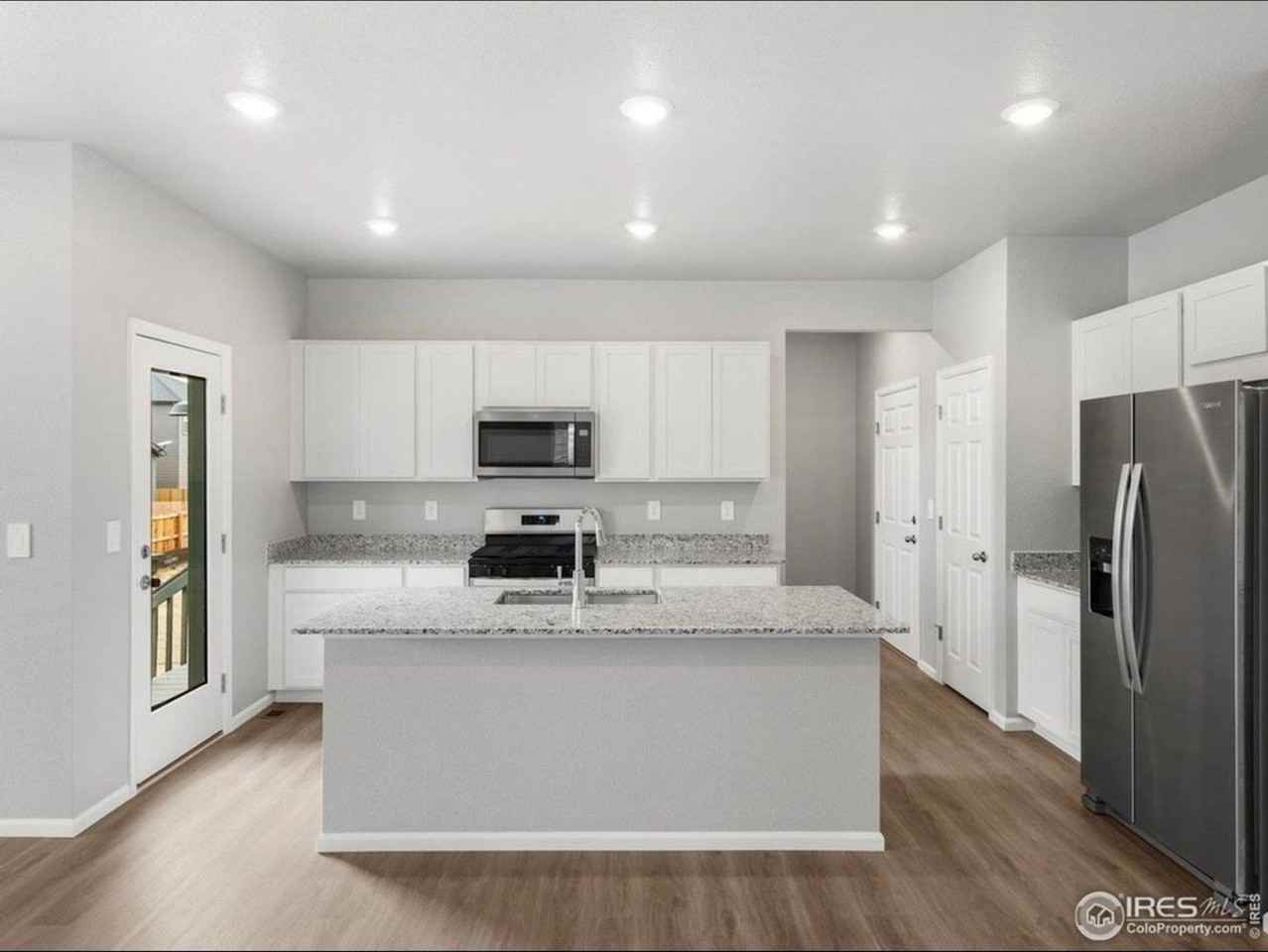 612 98th Ave - Photo 4 of 25
