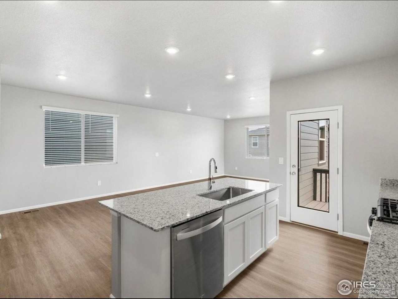 612 98th Ave - Photo 6 of 25