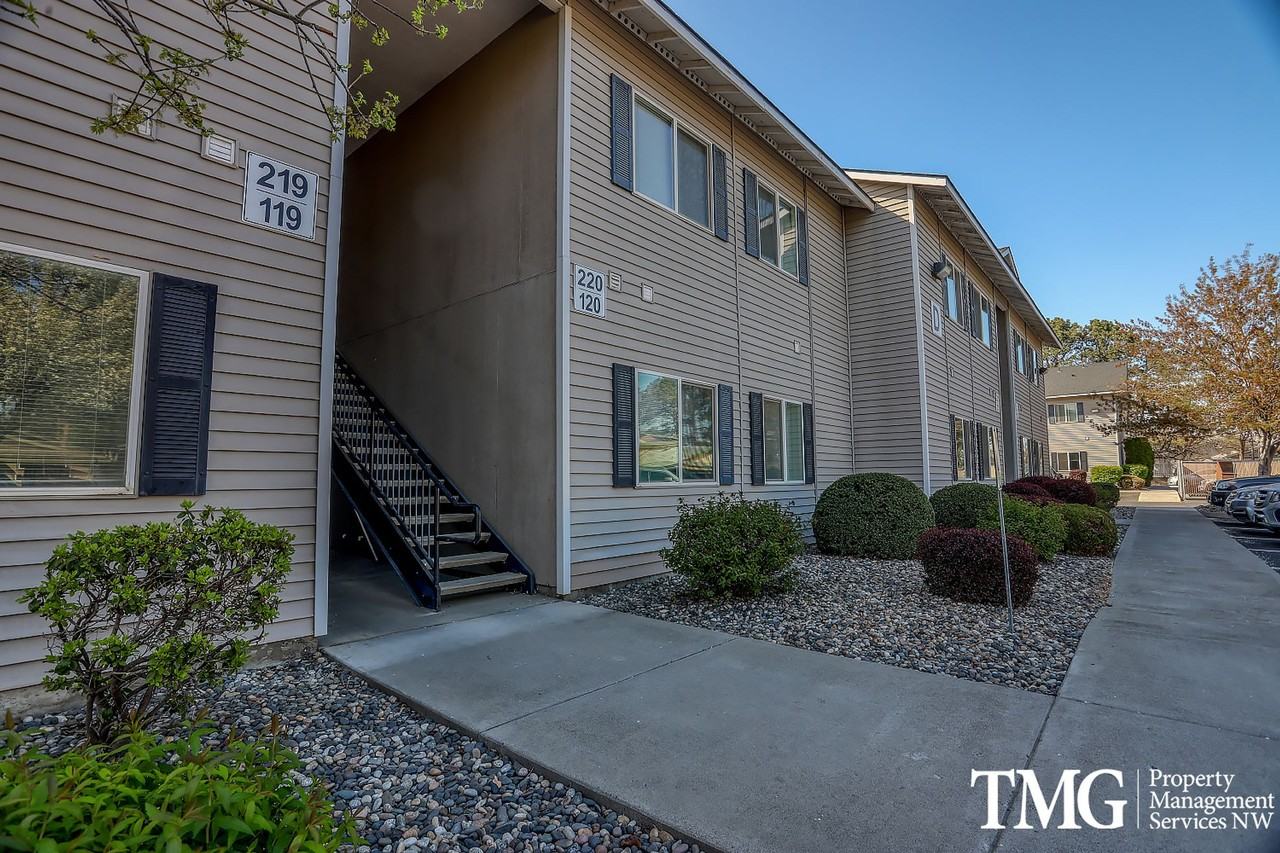 Aaron Ridge Apartments - Photo 4 of 43
