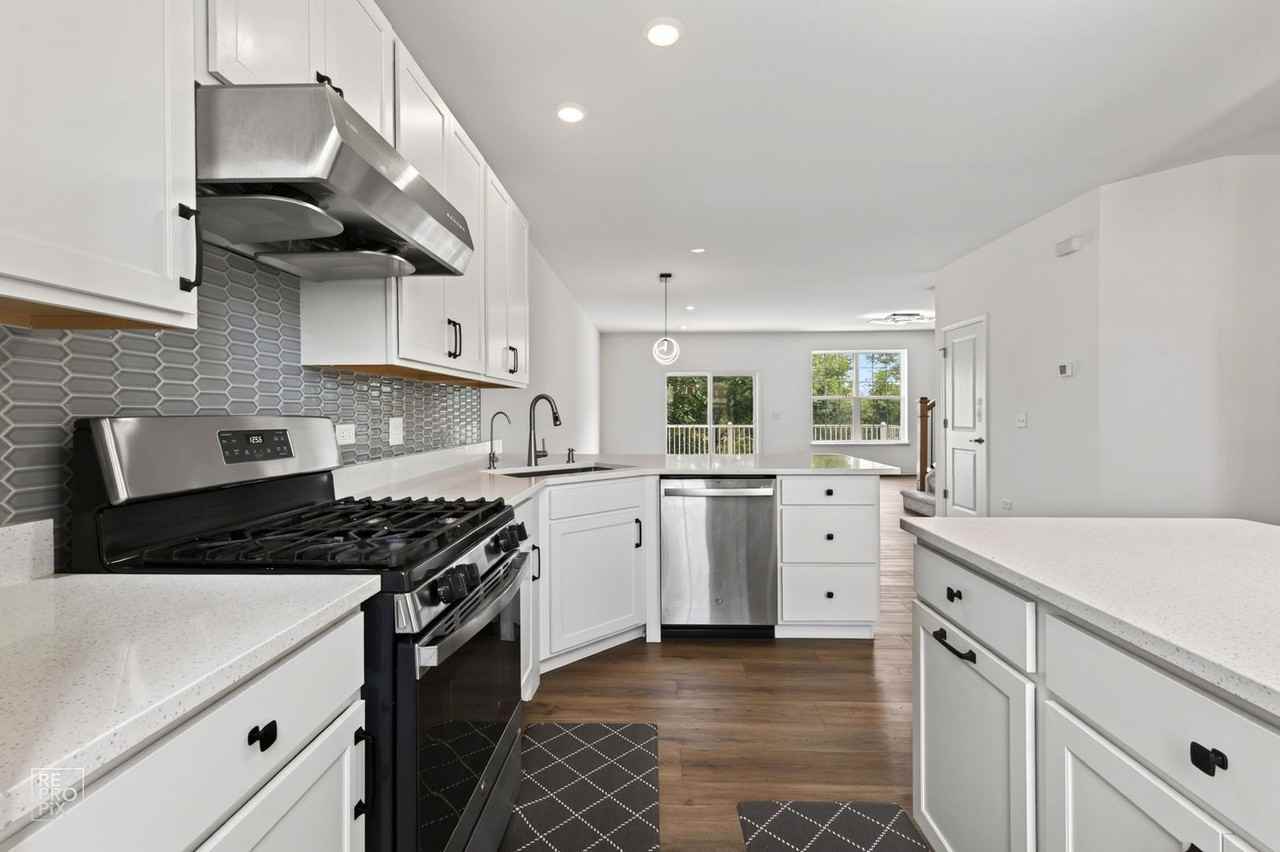 707 Neubauer Cir #603 - Photo 5 of 14