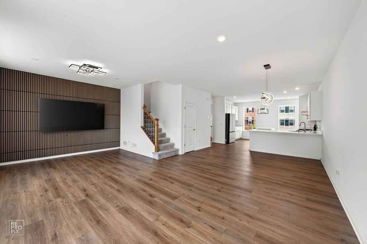 707 Neubauer Cir #603 - Photo 6 of 14