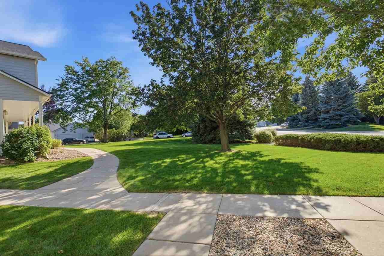 2955 W Stuart St - Photo 4 of 32