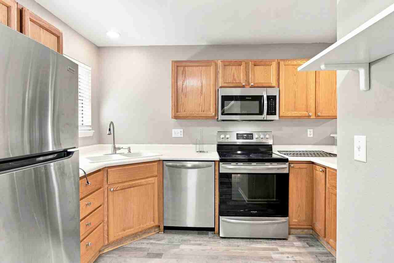 2955 W Stuart St - Photo 7 of 32