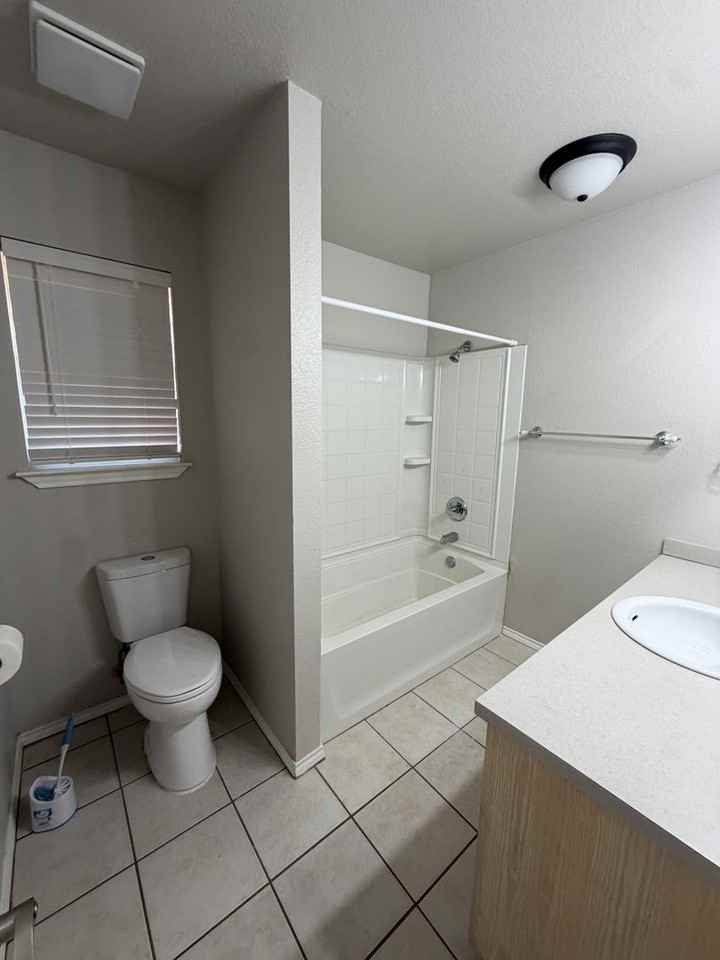 4407 Trevino St - Photo 4 of 19