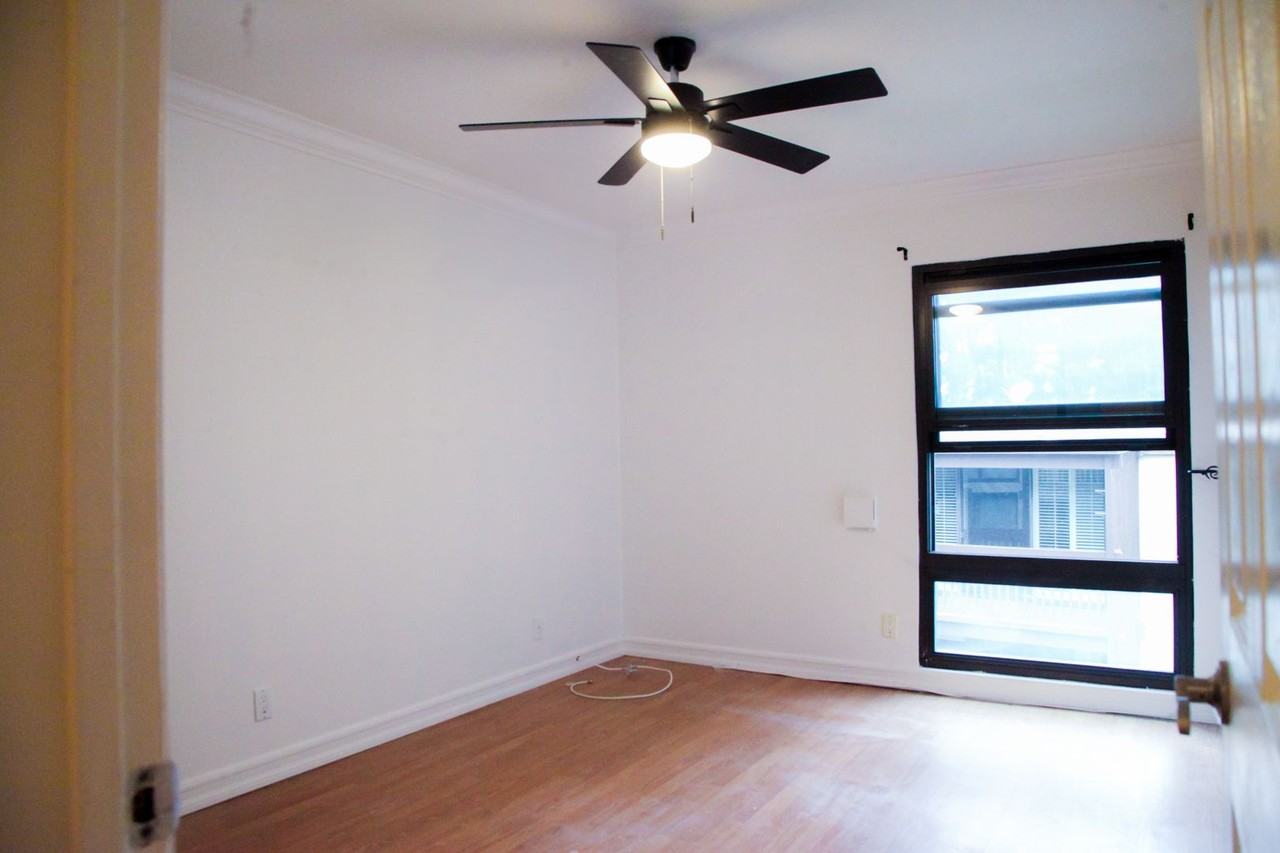 7777 W 91st St - Photo 6 of 23