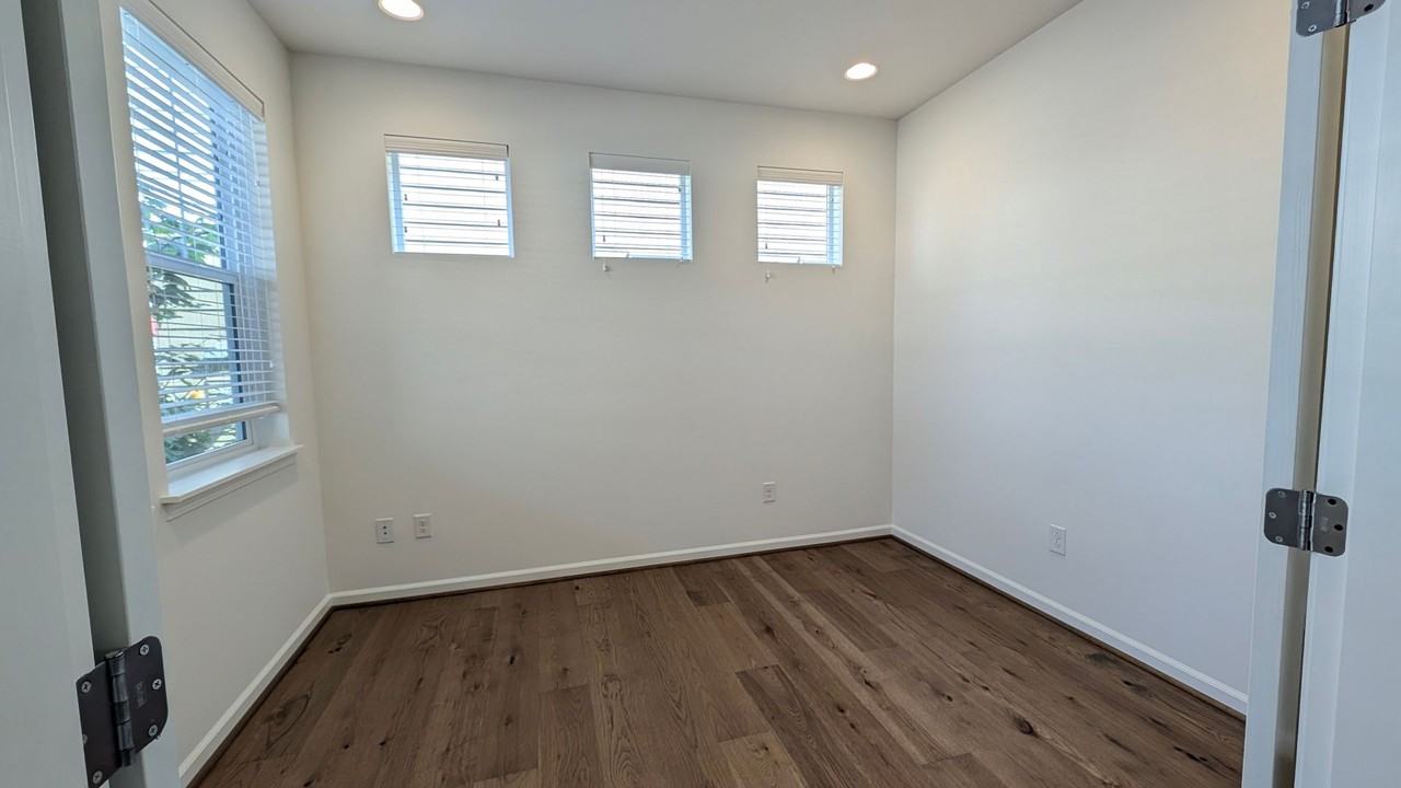 2914 47th St Se - Photo 3 of 31