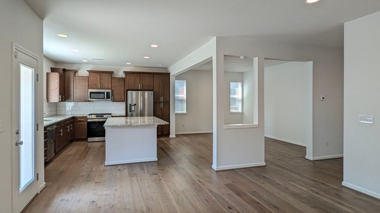 2914 47th St Se - Photo 5 of 31
