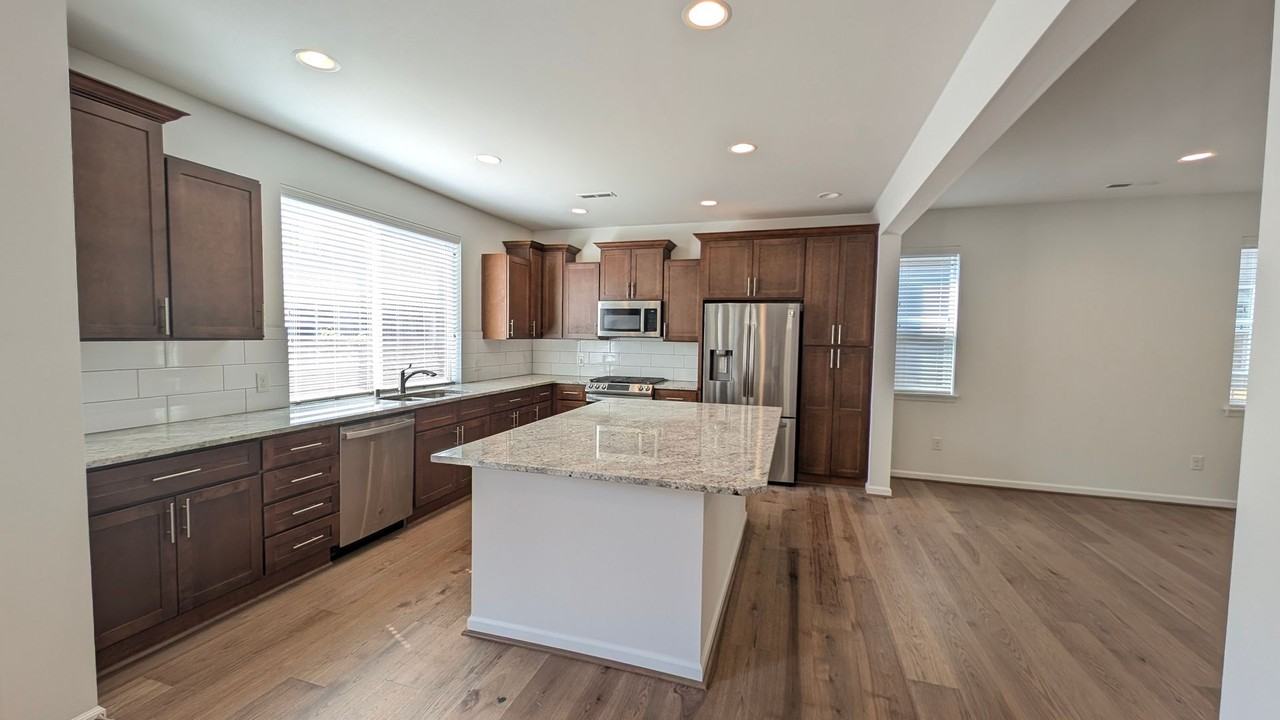 2914 47th St Se - Photo 6 of 31