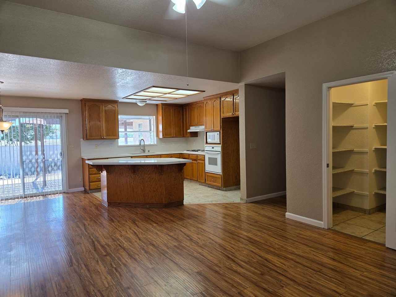 561 Bordeaux Pl - Photo 6 of 32