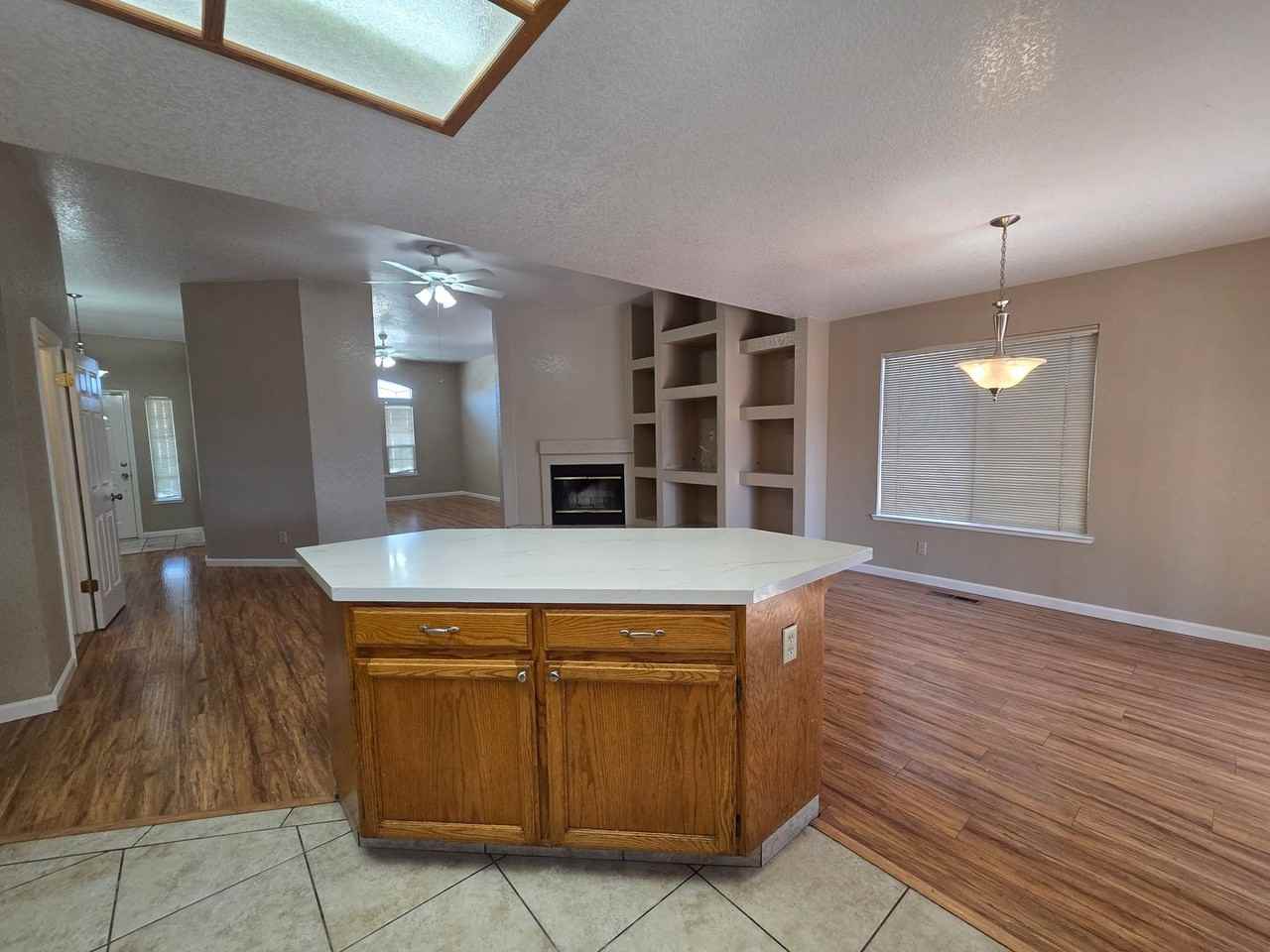 561 Bordeaux Pl - Photo 7 of 32