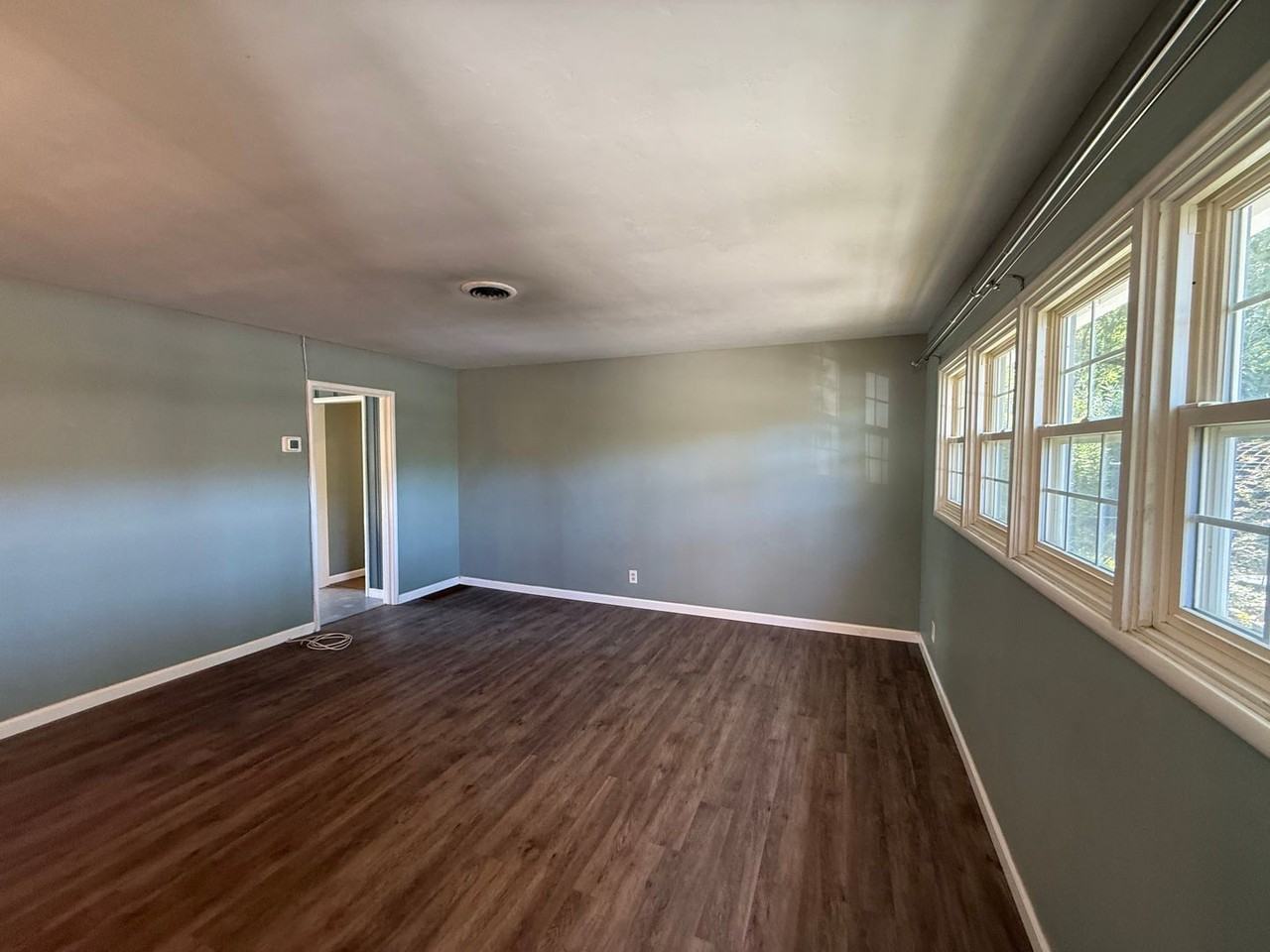 113 Pendegast St - Photo 6 of 31