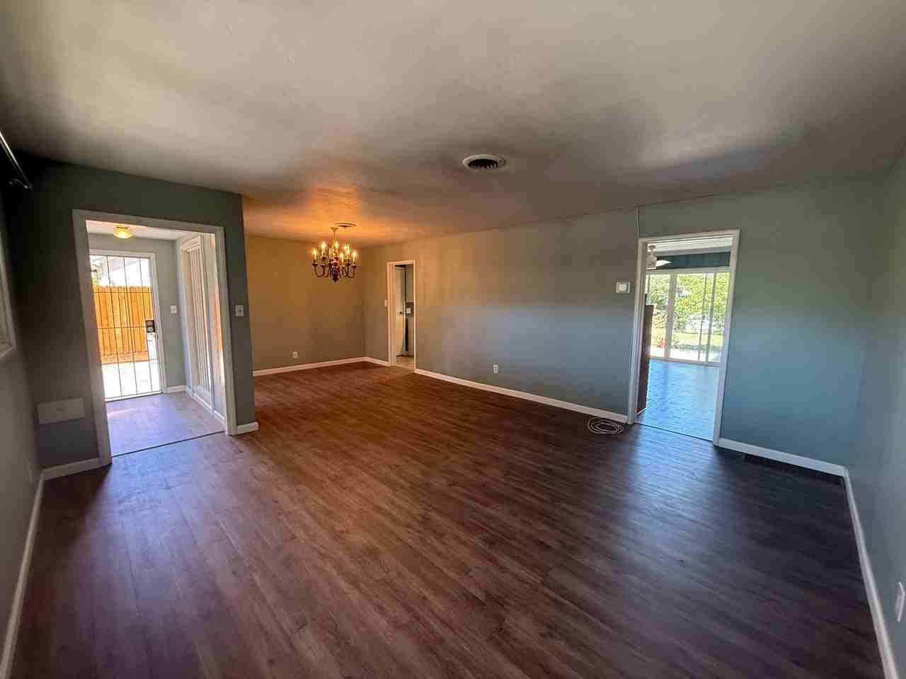 113 Pendegast St - Photo 7 of 31