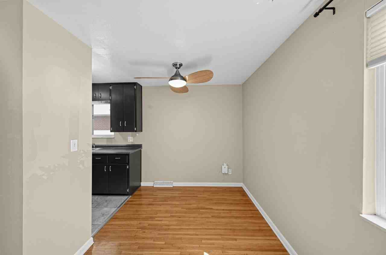 1055 S Dale Ct - Photo 7 of 34