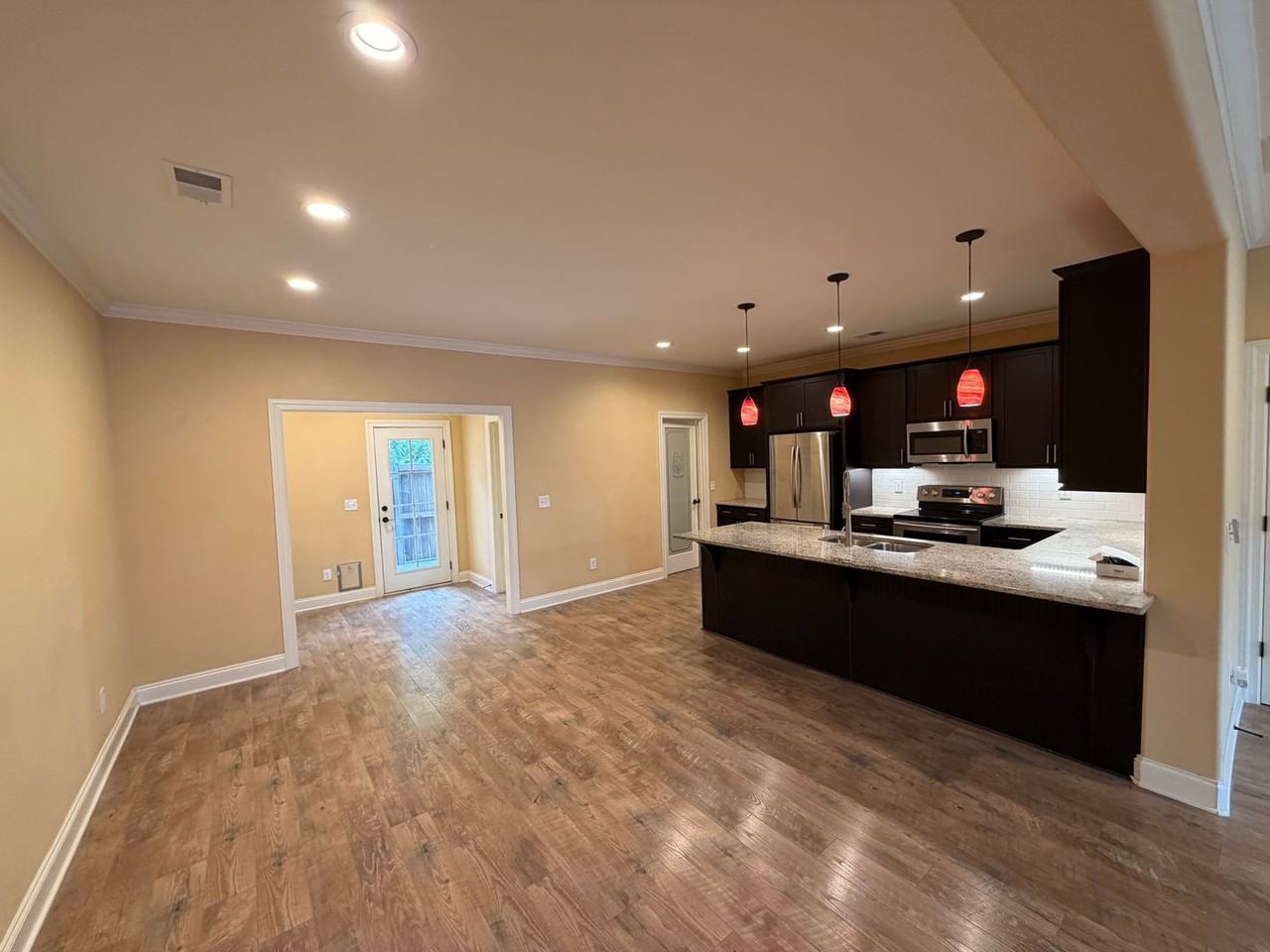 3111 Blue Sky Dr - Photo 3 of 21