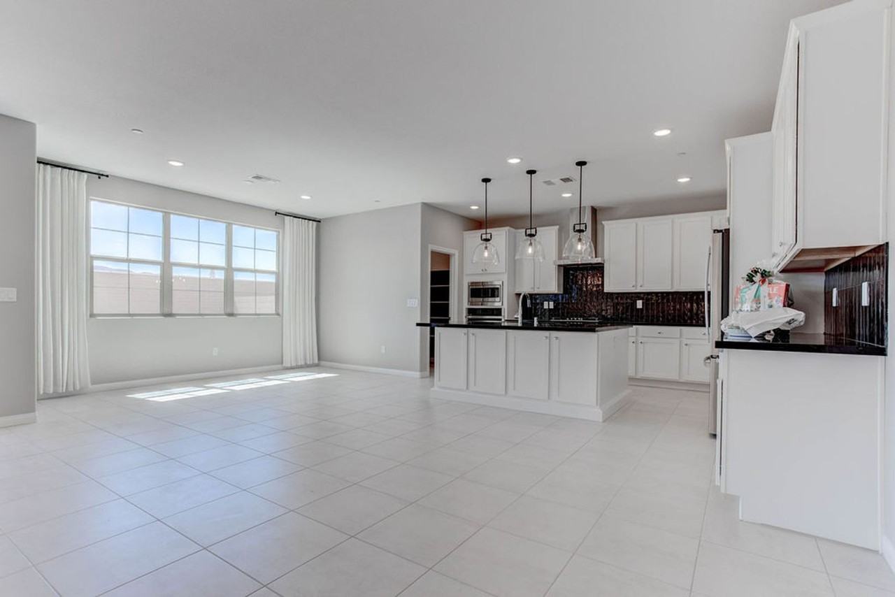 179 Ashwood View Ave - Photo 3 of 36