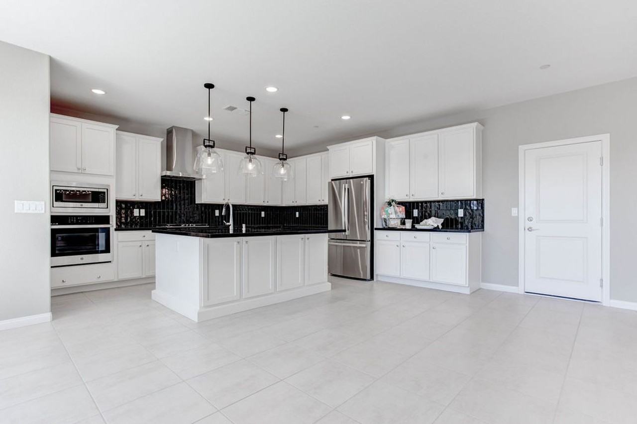 179 Ashwood View Ave - Photo 6 of 36