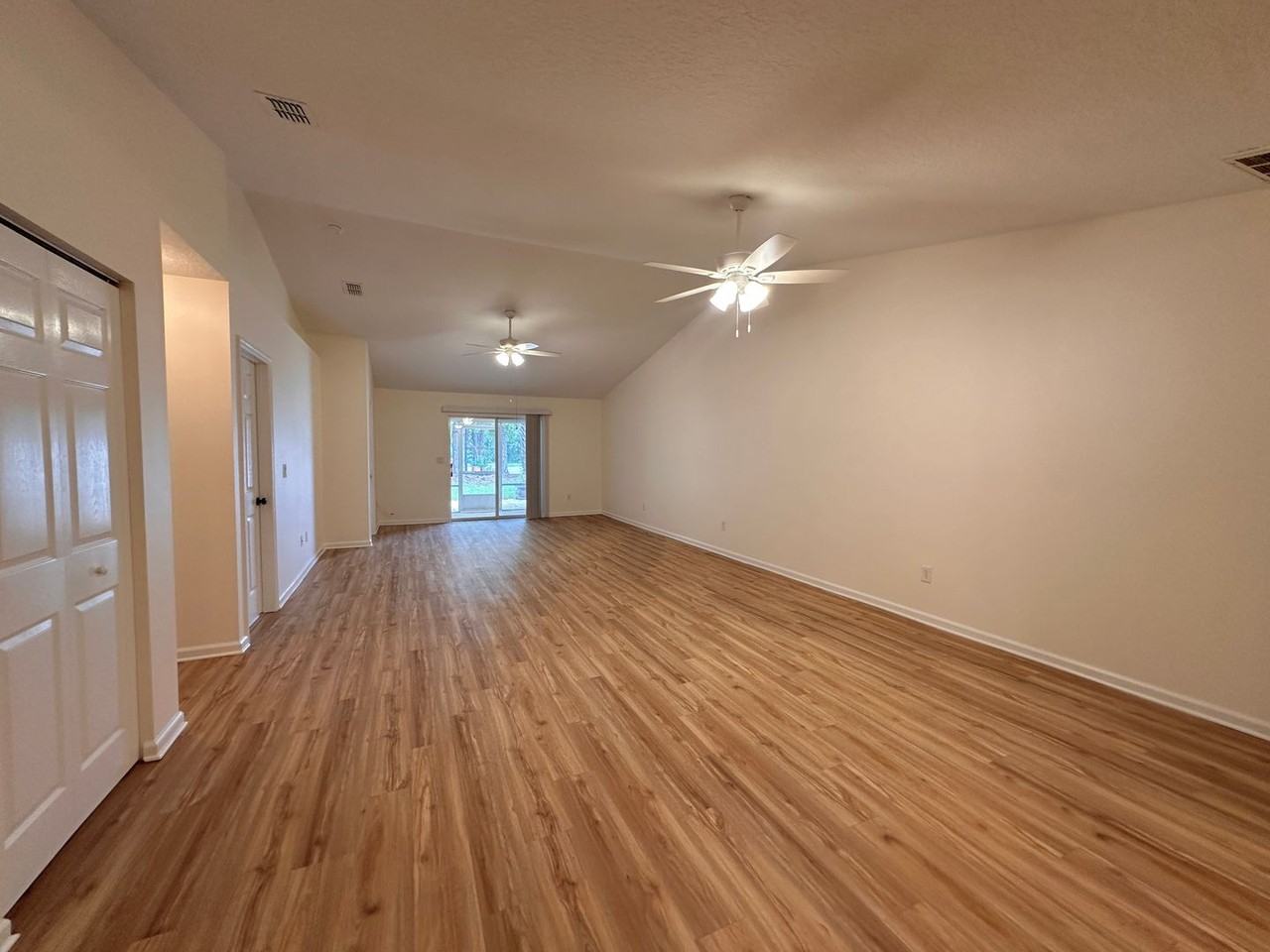11 Clementon Ln - Photo 4 of 27
