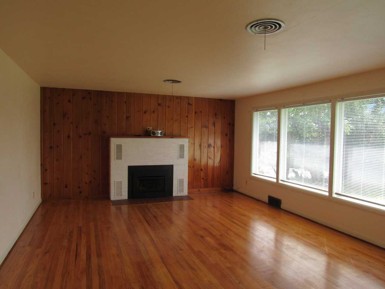 115 Viewcrest Rd - Photo 5 of 11