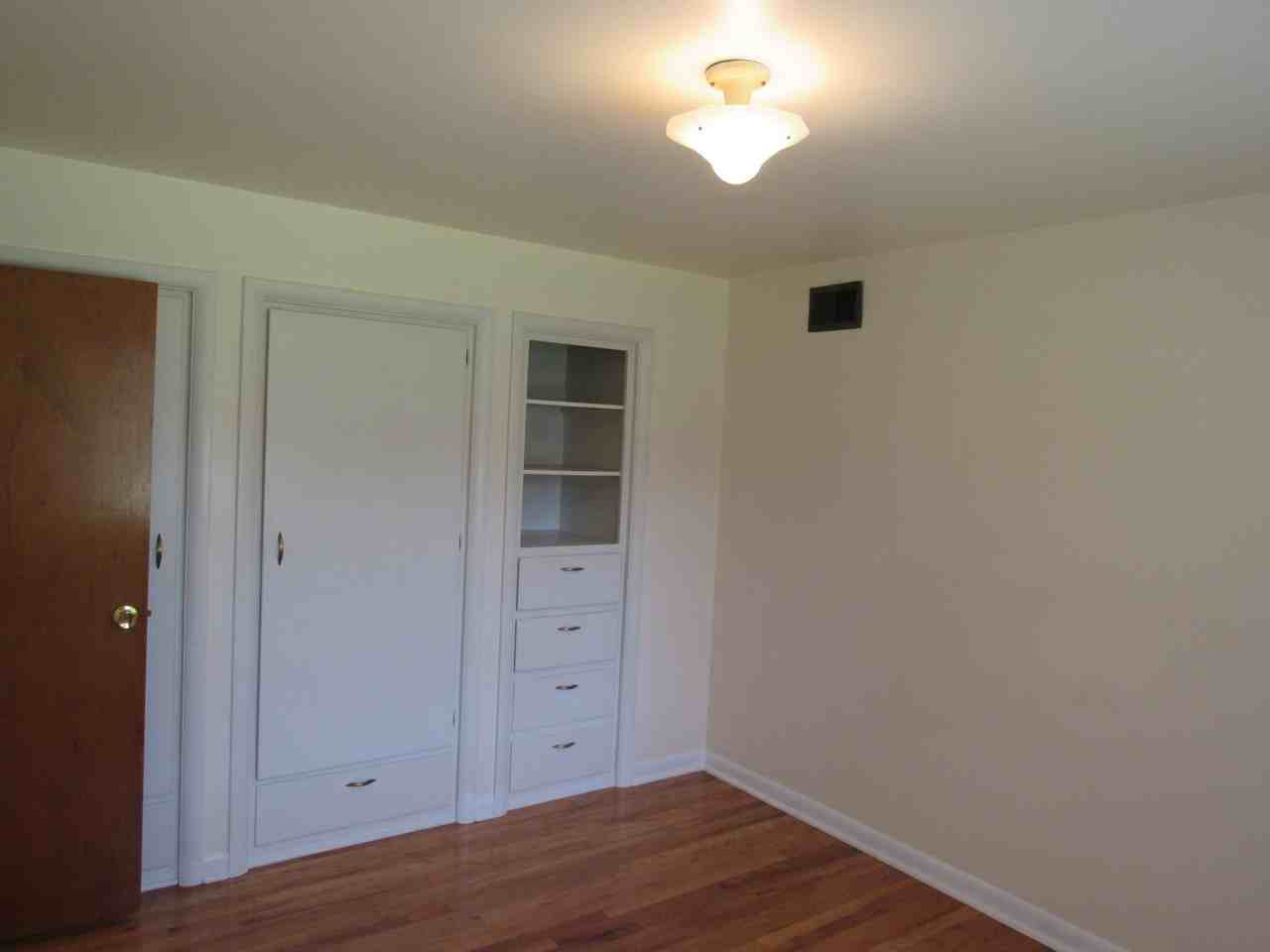 115 Viewcrest Rd - Photo 7 of 11