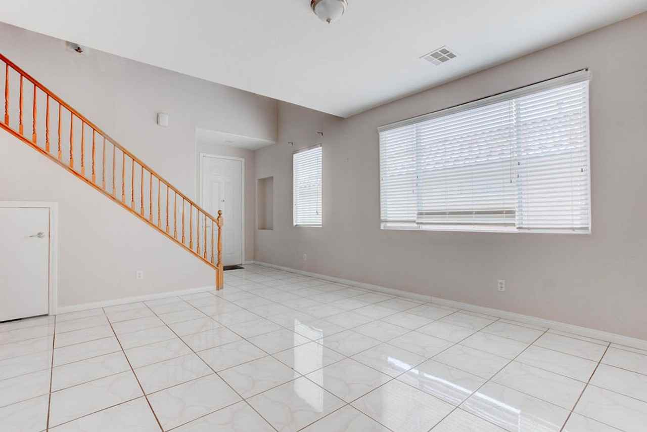 8473 Barossa Ct - Photo 5 of 31