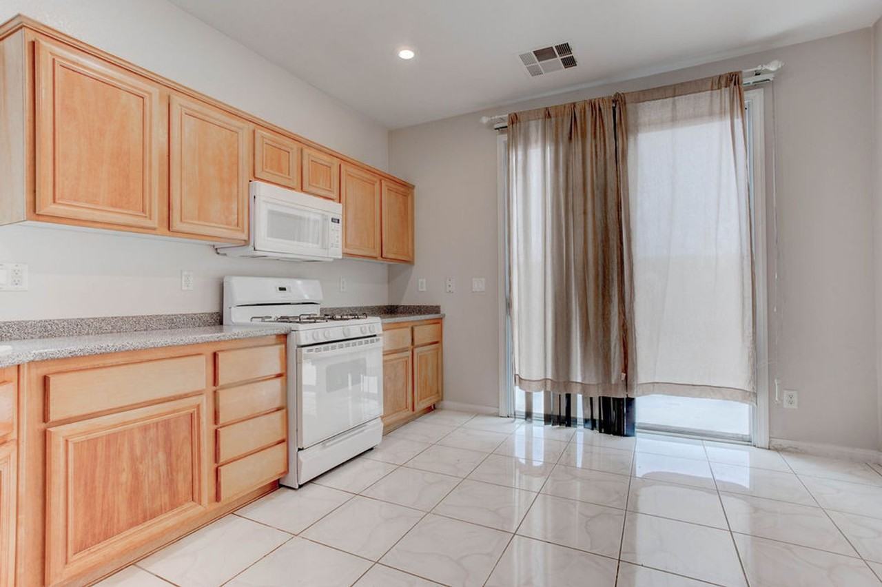 8473 Barossa Ct - Photo 6 of 31