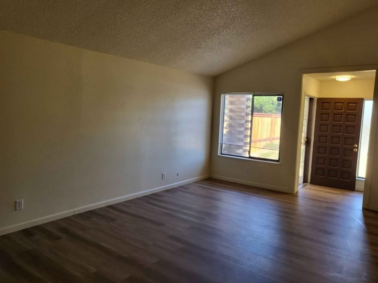 3633 Sutterwoods Way - Photo 3 of 20