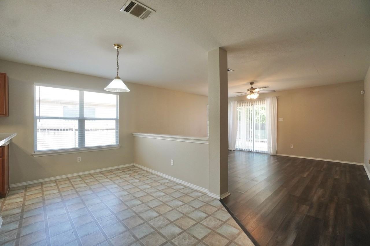 6208 Speyside Dr - Photo 4 of 39