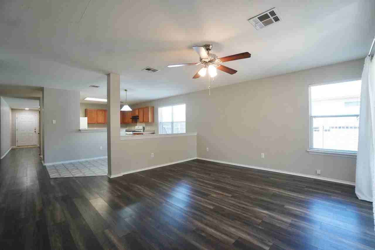 6208 Speyside Dr - Photo 5 of 39