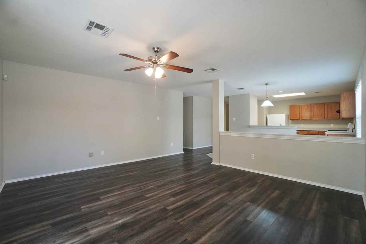 6208 Speyside Dr - Photo 6 of 39