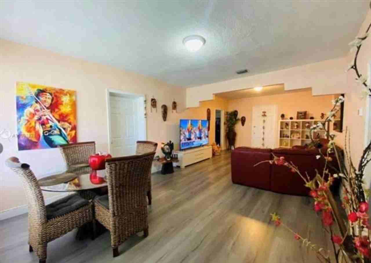 4201 Sw 25th St #4201 - Photo 4 of 5