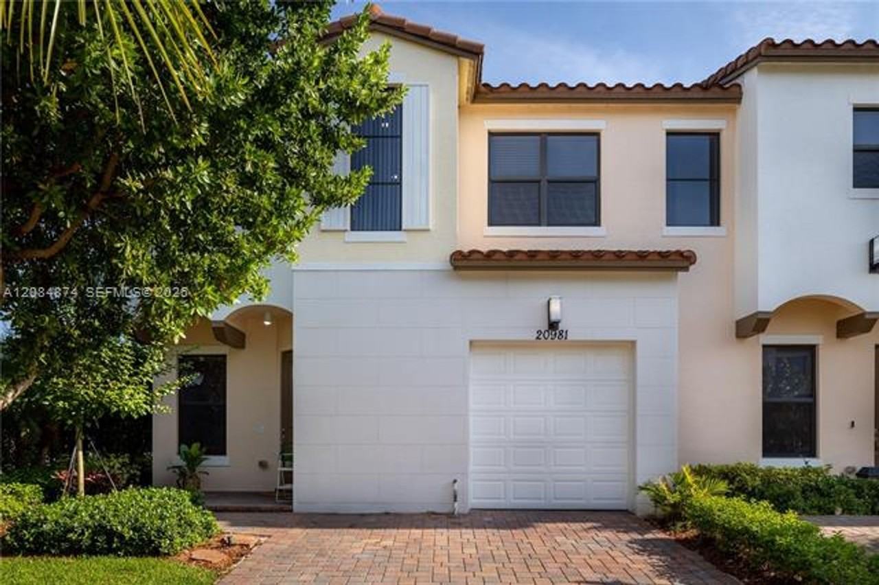 20981 20981 NW 1st Ct th 20981 - Photo 3 of 29
