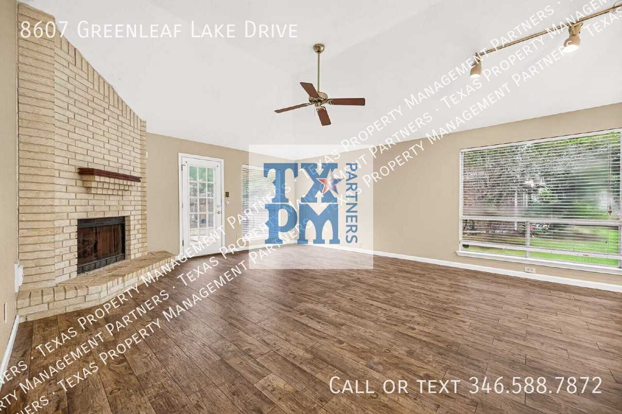 8607 Greenleaf Lake Dr - Photo 7 of 40