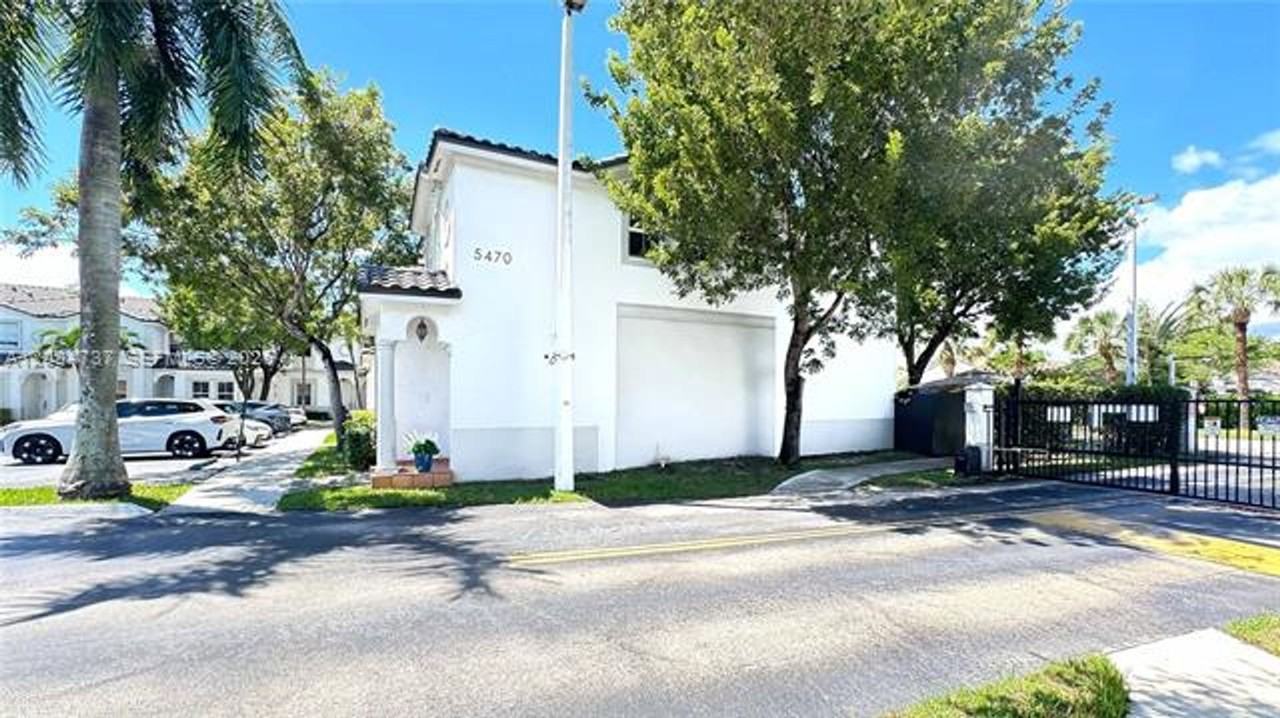 5470 5470 NW 107th Ave th 801 - Photo 5 of 41