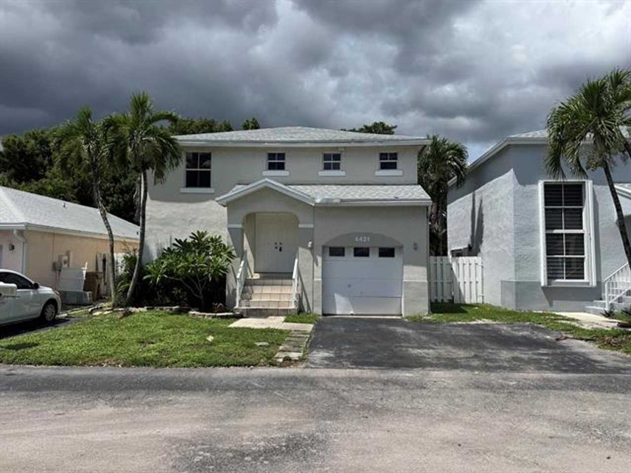 4421 Sw 72nd Ter #4421 - Photo 3 of 19