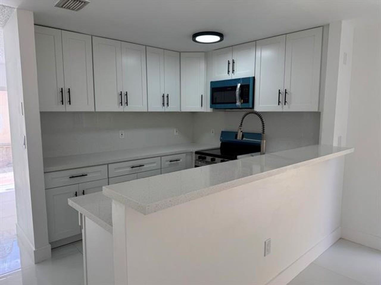 4421 Sw 72nd Ter #4421 - Photo 6 of 19
