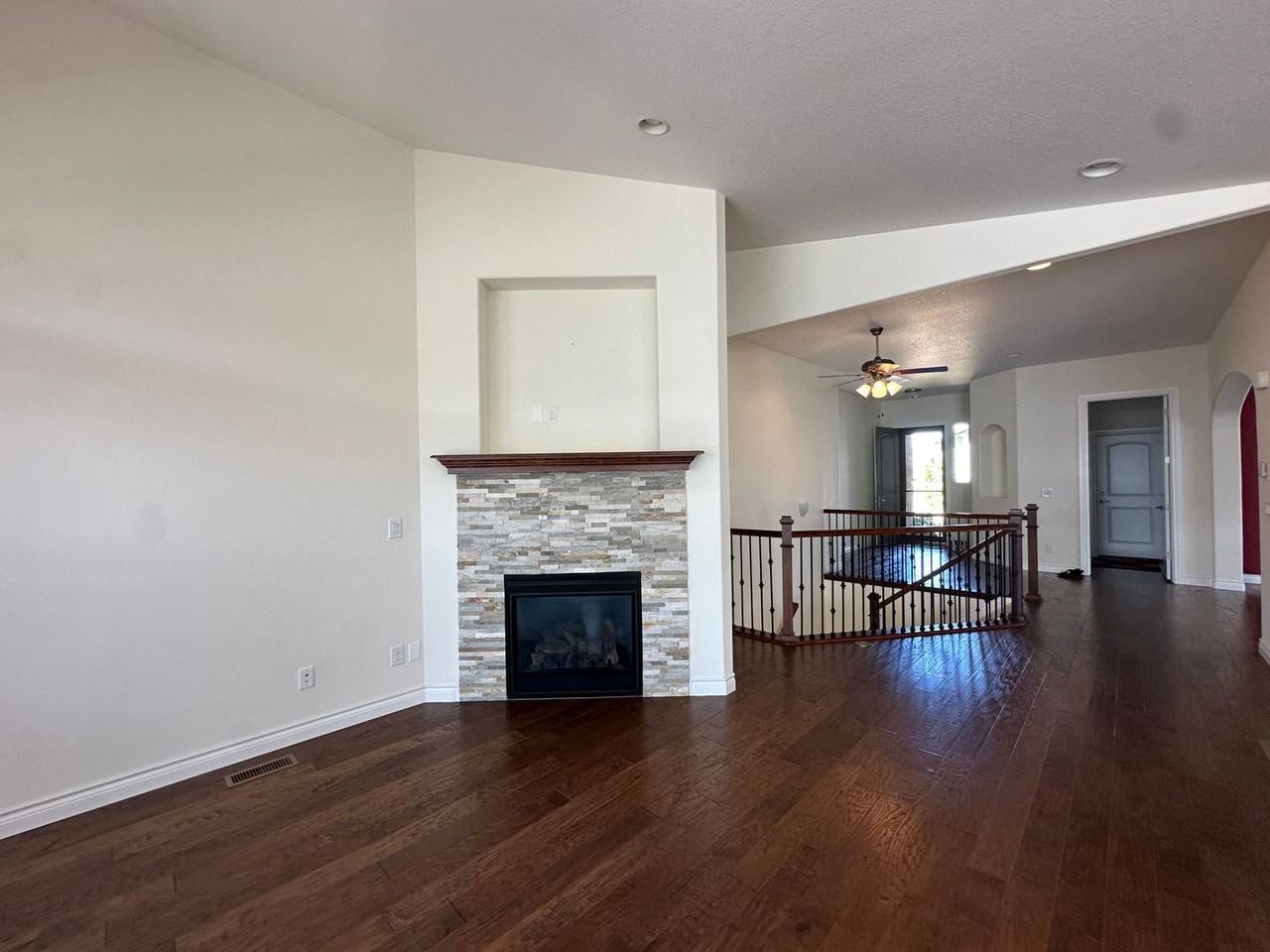6045 Griffin Dr - Photo 3 of 28
